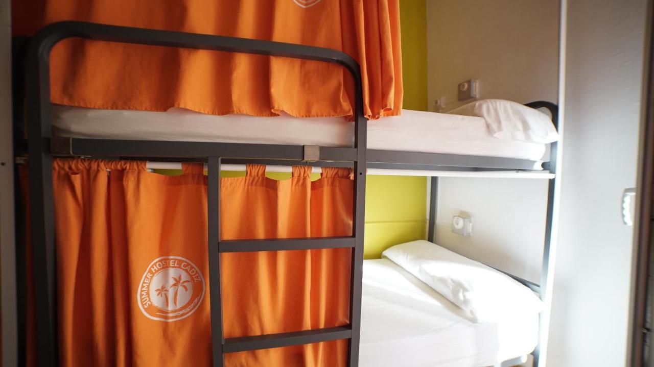 Summer Cadiz Hostel